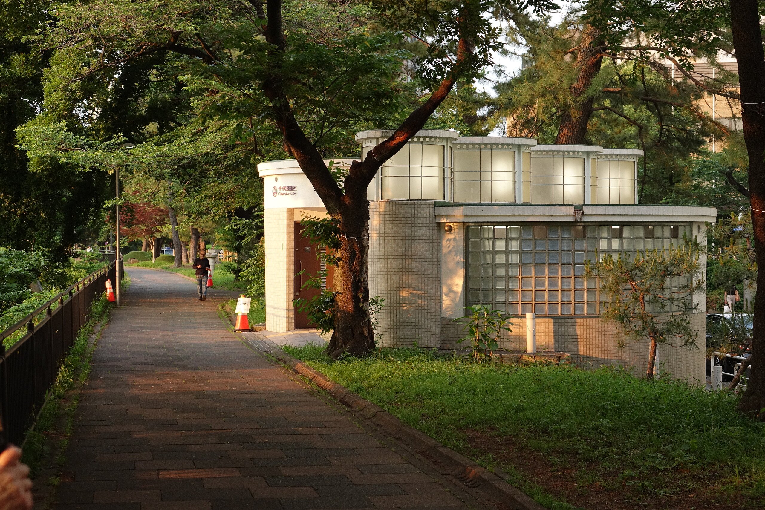 1fotoGillesvanEeden_ChiyodaKu